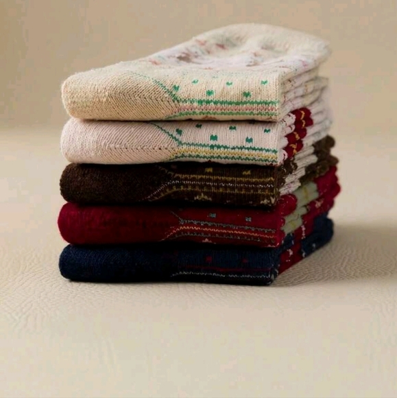 New 5 Pairs Women's Autumn/Winter socks - Picture 3 of 3